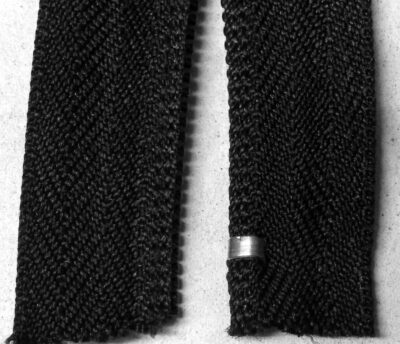 Alu-Anfangsteil für Spiralreißverschluss 6 mm Kettenbreite, fertig montiert, Ansicht von unten